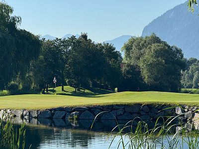 dolomitengolf-golferin-golfplatz-lienzer-dolomiten2-3