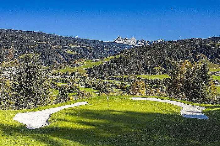 Golf club