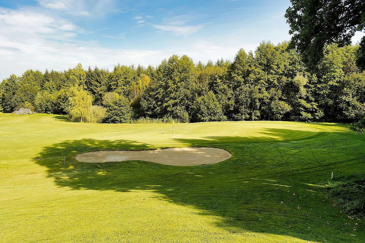 Golf club