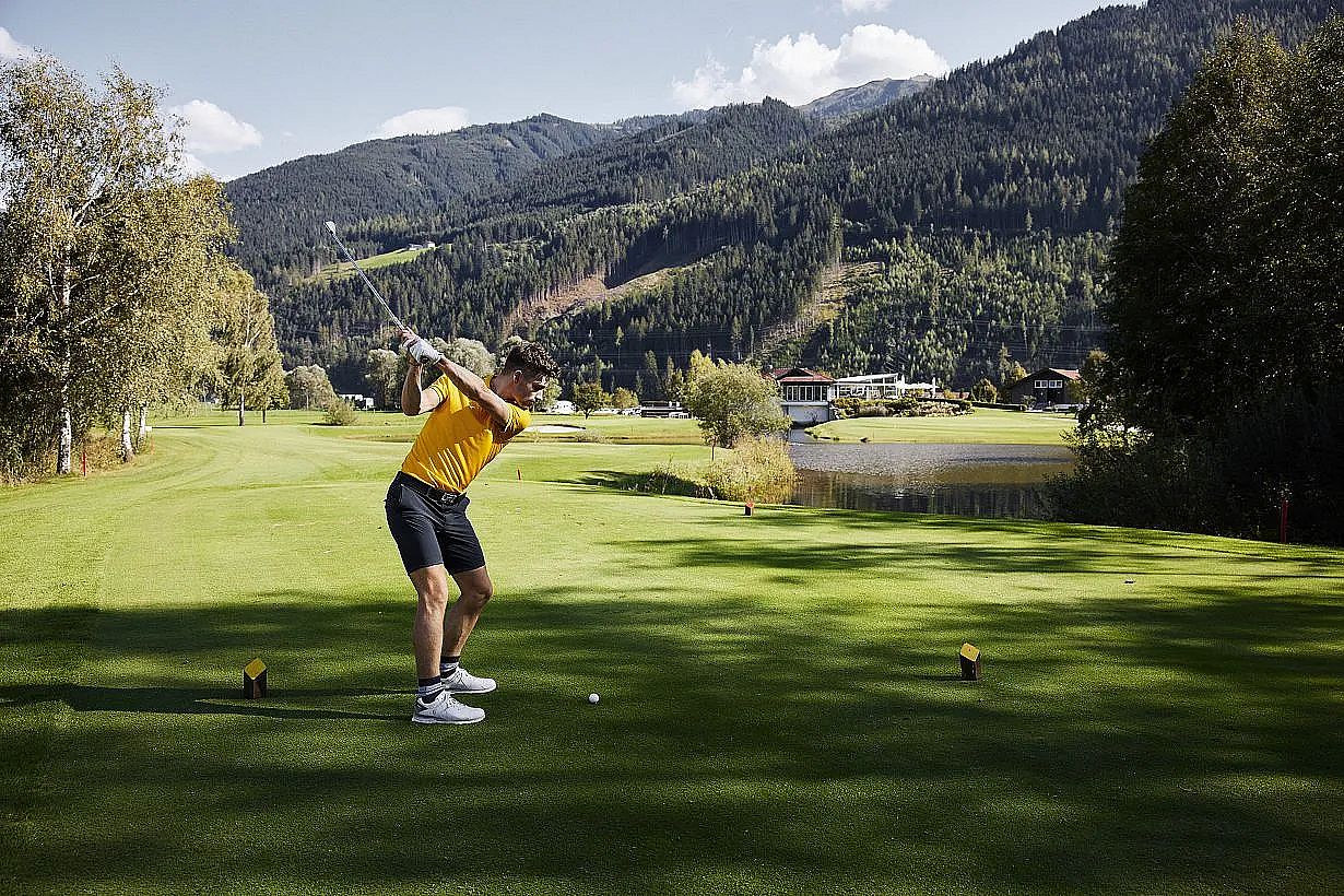 Golf club