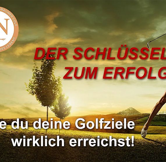 Frau spielt Golf in der Abenddämmerung auf einem grünen Feld. Text: "Der Schlüssel zum Erfolg - Wie du deine Golfziele wirklich erreichst!"