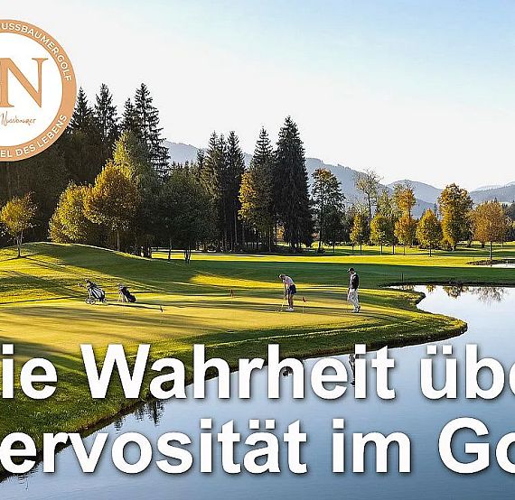 Golf course at sunset with players, surrounded by trees and a calm lake. Text reads "Die Wahrheit über Nervosität im Golf."