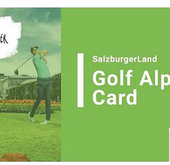 Eine Karte mit der Aufschrift "SalzburgerLand Golf Alpin Card". Im Hintergrund spielt ein Golfer auf einem grünen Rasen vor einer Bergkulisse.