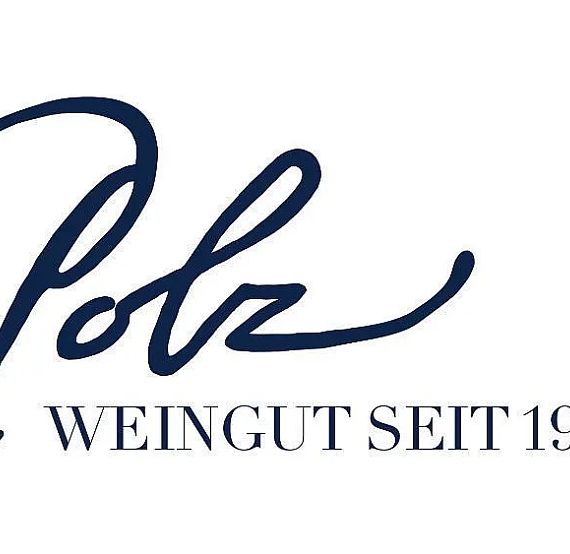 Logo des Weinguts Polz, gezeichnete Schriftart mit "Polz" oben und "WEINGUT SEIT 1912" in Großbuchstaben darunter auf weißem Hintergrund.